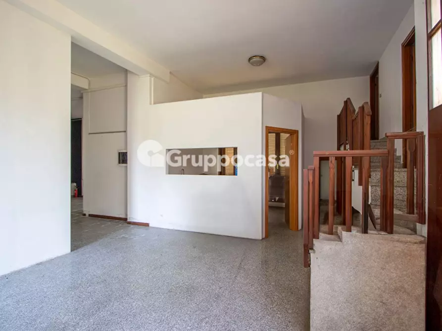 Immagine 22 di Villa in vendita  in Via Brodolini 8 a Magenta