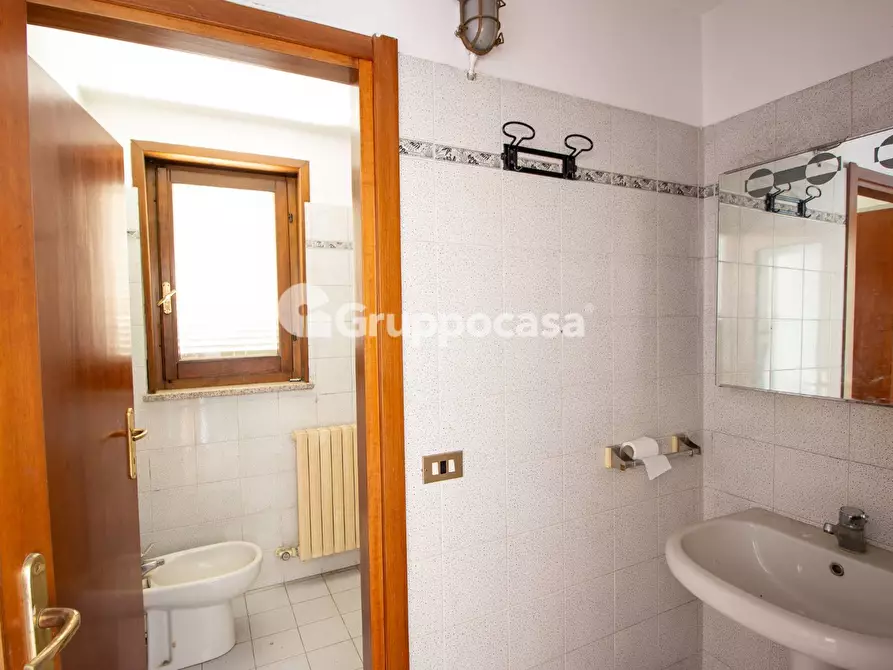 Immagine 25 di Villa in vendita  in Via Brodolini 8 a Magenta