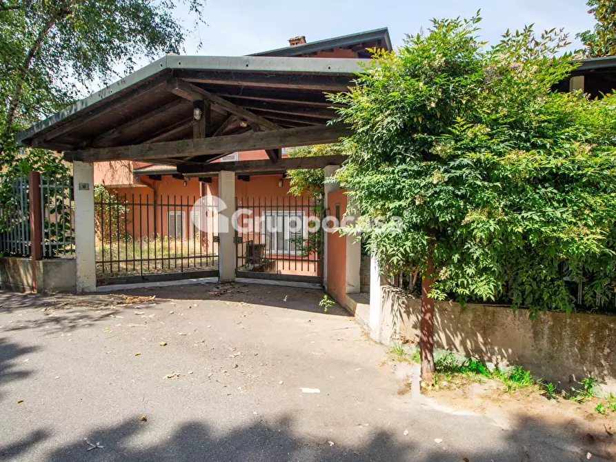 Immagine 33 di Villa in vendita  in Via Brodolini 8 a Magenta