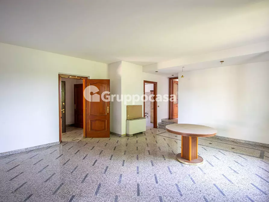 Immagine 5 di Villa in vendita  in Via Brodolini 8 a Magenta