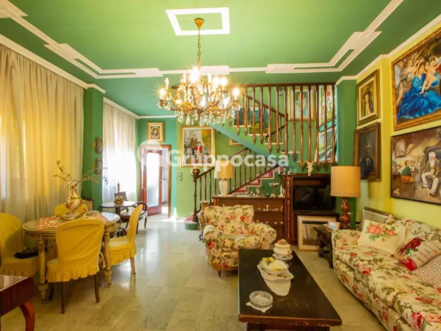 Immagine 10 di Palazzo in vendita  in Piazza San Martino 28 a Bernate Ticino