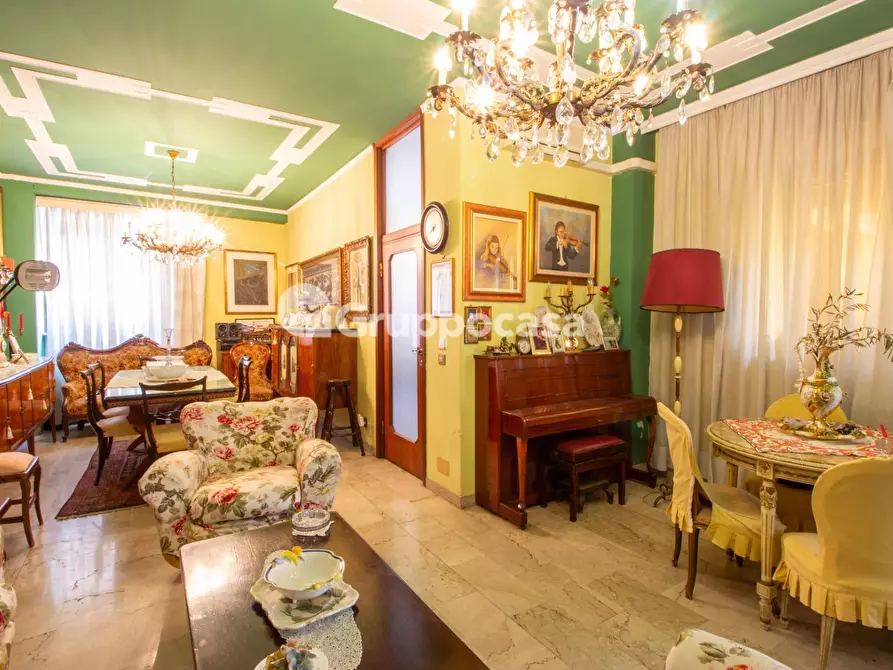 Immagine 11 di Palazzo in vendita  in Piazza San Martino 28 a Bernate Ticino