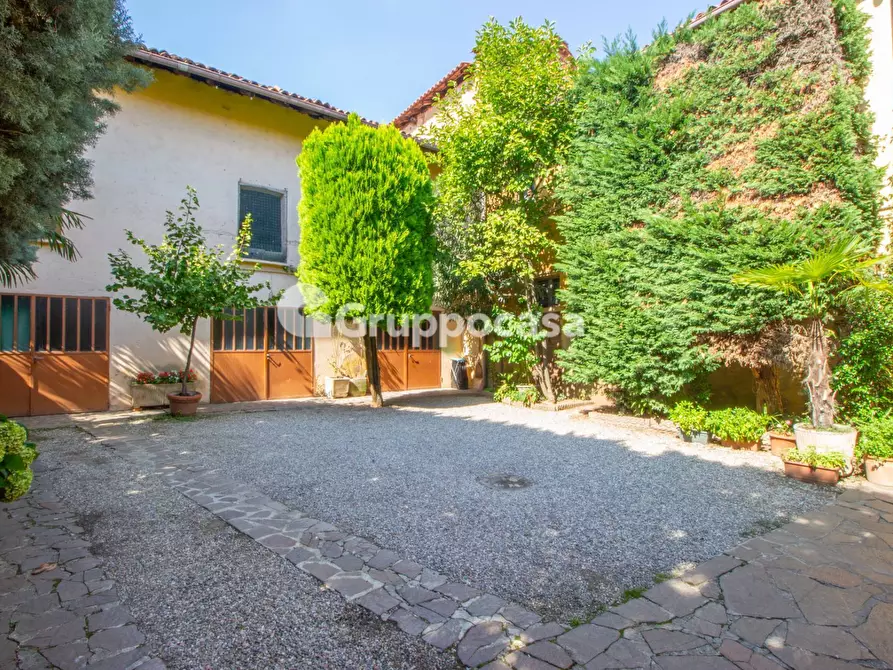 Immagine 28 di Palazzo in vendita  in Piazza San Martino 28 a Bernate Ticino