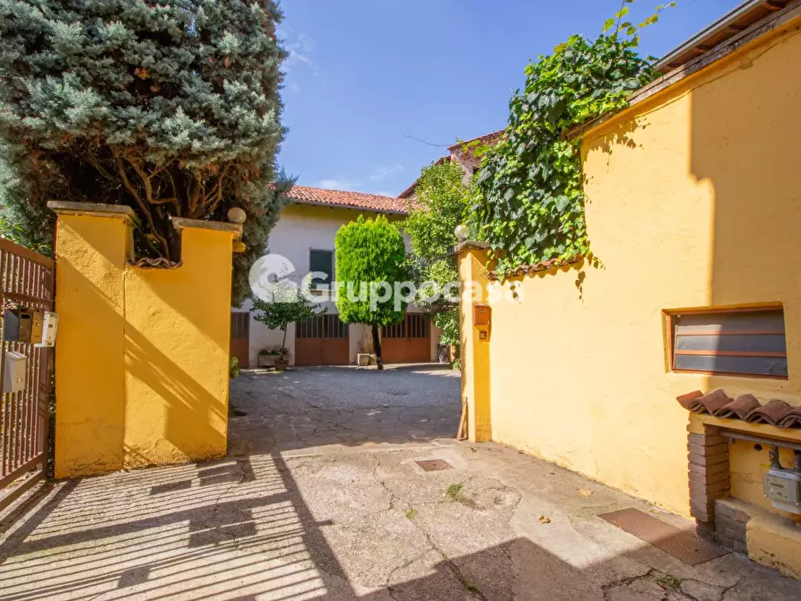 Immagine 30 di Palazzo in vendita  in Piazza San Martino 28 a Bernate Ticino