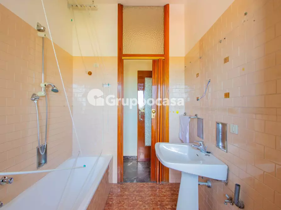 Immagine 26 di Appartamento in vendita  in via Enrico Fermi 6 a Bernate Ticino