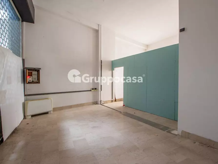 Immagine 7 di Locale commerciale in vendita  in Galleria dei Portici 4 a Magenta