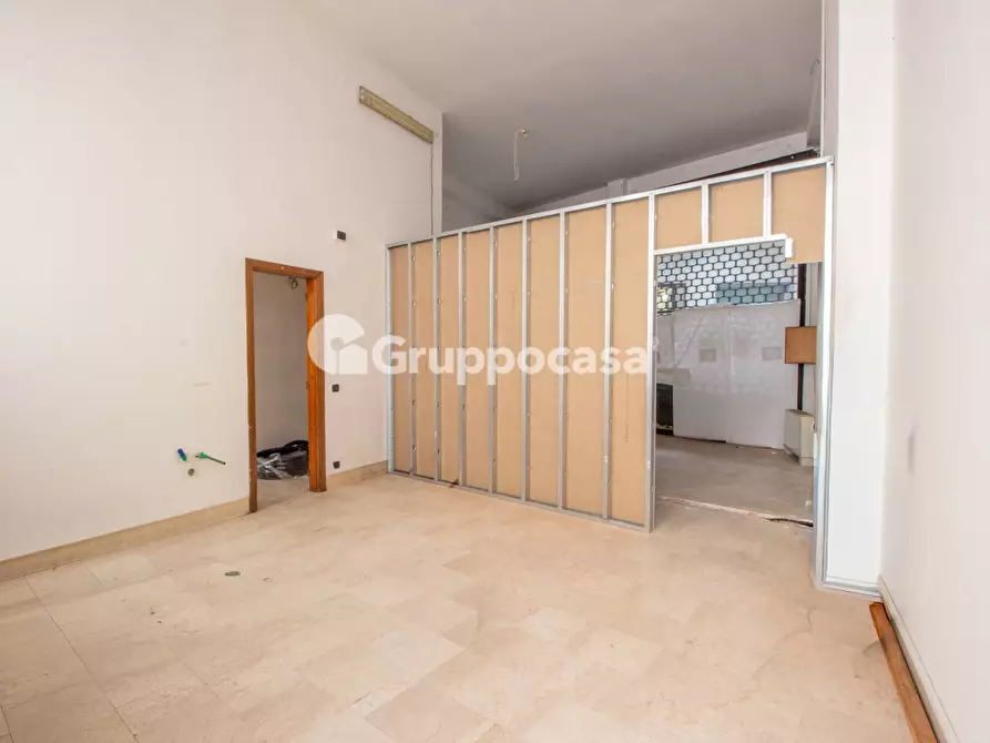 Immagine 16 di Locale commerciale in vendita  in Galleria dei Portici 4 a Magenta