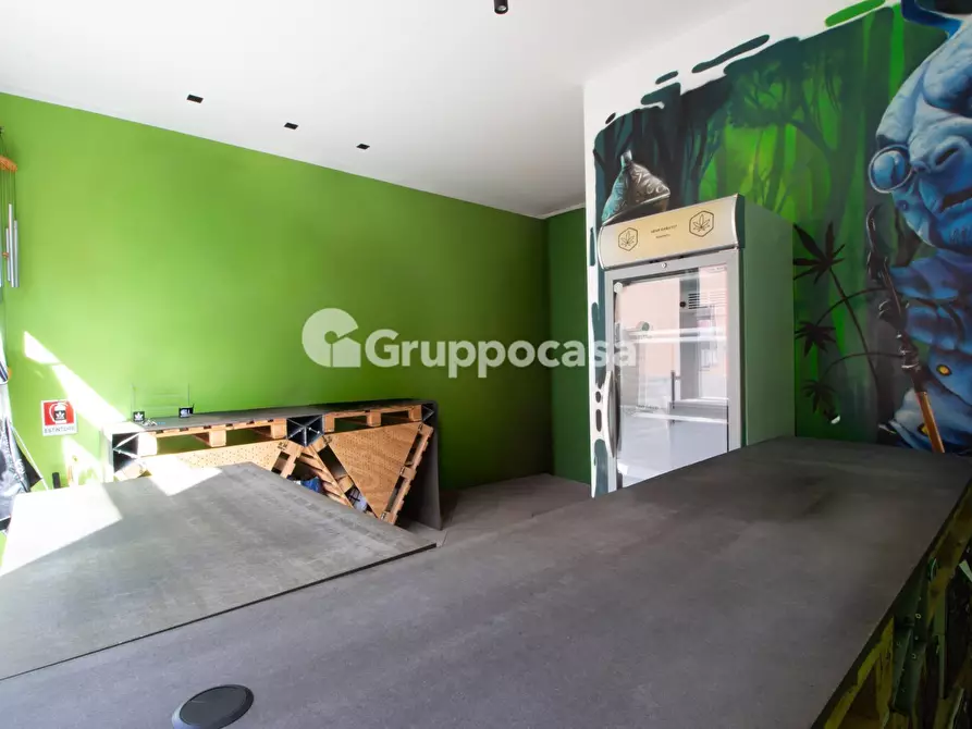 Immagine 8 di Locale commerciale in affitto  in Via IV Novembre 61/63 a Magenta