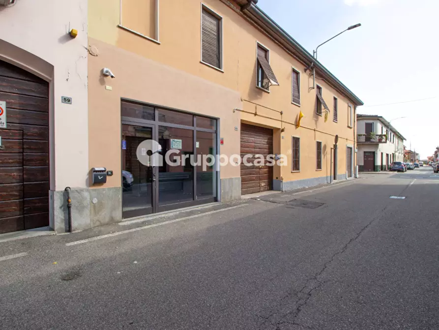 Immagine 11 di Locale commerciale in affitto  in Via IV Novembre 61/63 a Magenta