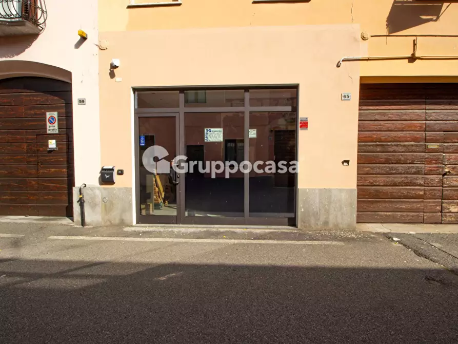 Immagine 13 di Locale commerciale in affitto  in Via IV Novembre 61/63 a Magenta