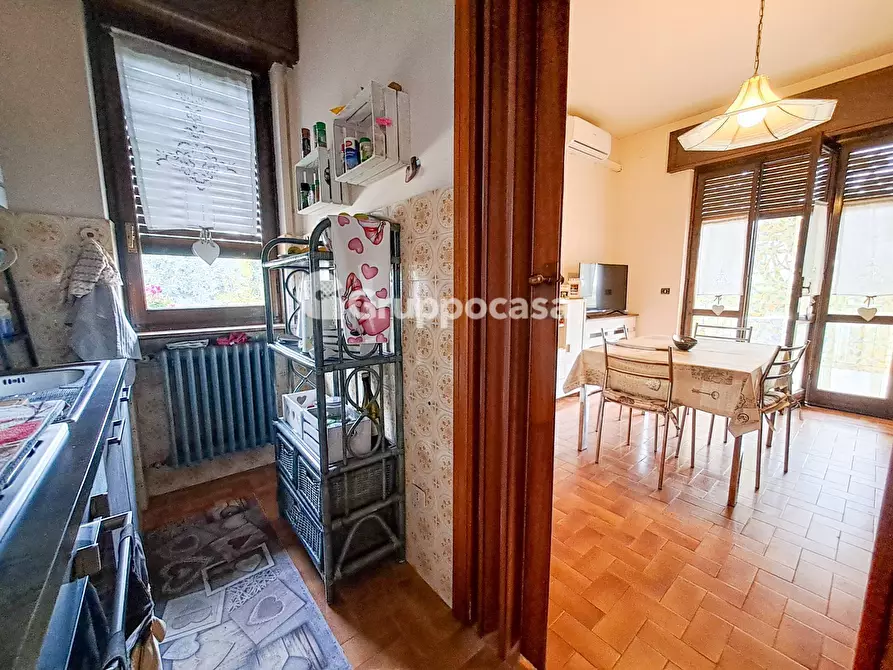 Immagine 10 di Villa in vendita  in Via 2 Giugno 6 a Bernate Ticino