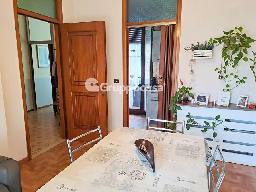 Immagine 11 di Villa in vendita  in Via 2 Giugno 6 a Bernate Ticino