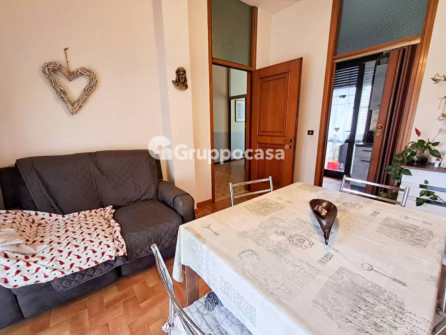 Immagine 12 di Villa in vendita  in Via 2 Giugno 6 a Bernate Ticino