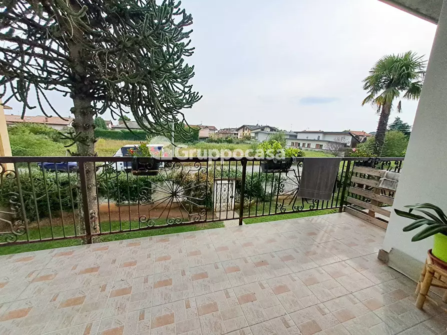 Immagine 14 di Villa in vendita  in Via 2 Giugno 6 a Bernate Ticino