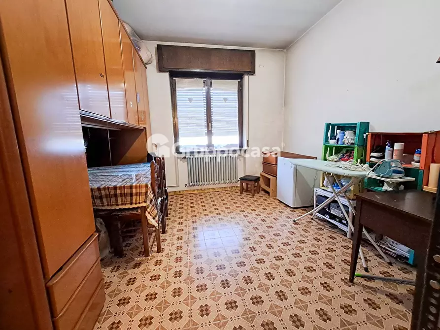 Immagine 22 di Villa in vendita  in Via 2 Giugno 6 a Bernate Ticino