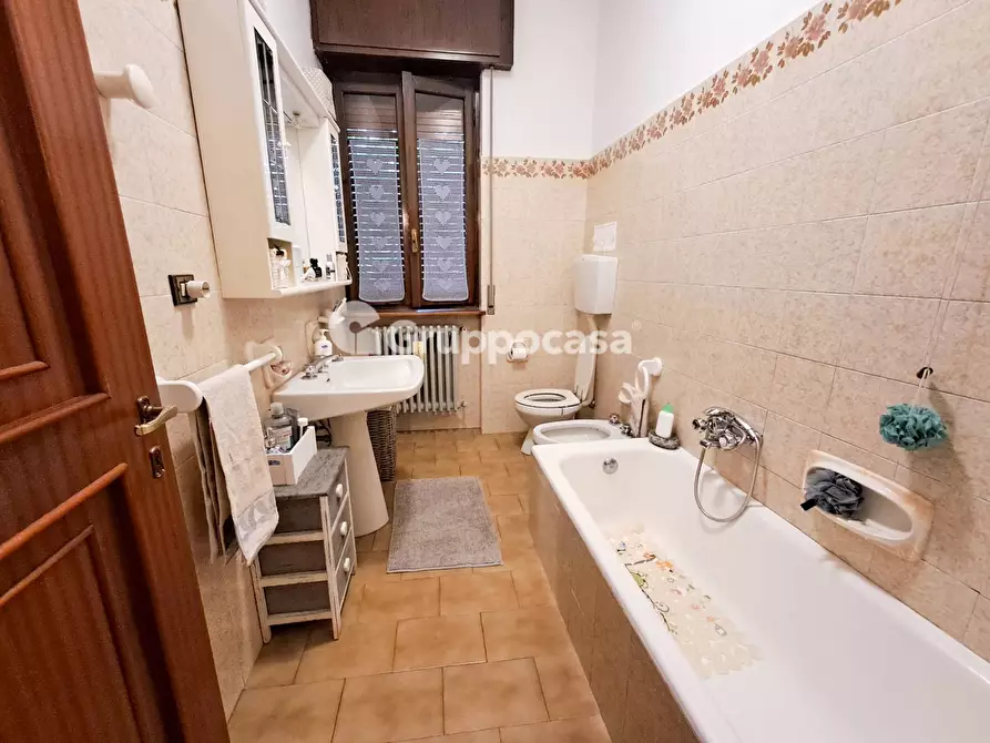 Immagine 28 di Villa in vendita  in Via 2 Giugno 6 a Bernate Ticino