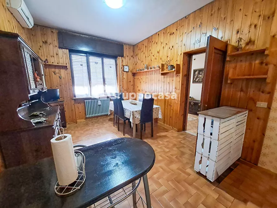 Immagine 34 di Villa in vendita  in Via 2 Giugno 6 a Bernate Ticino