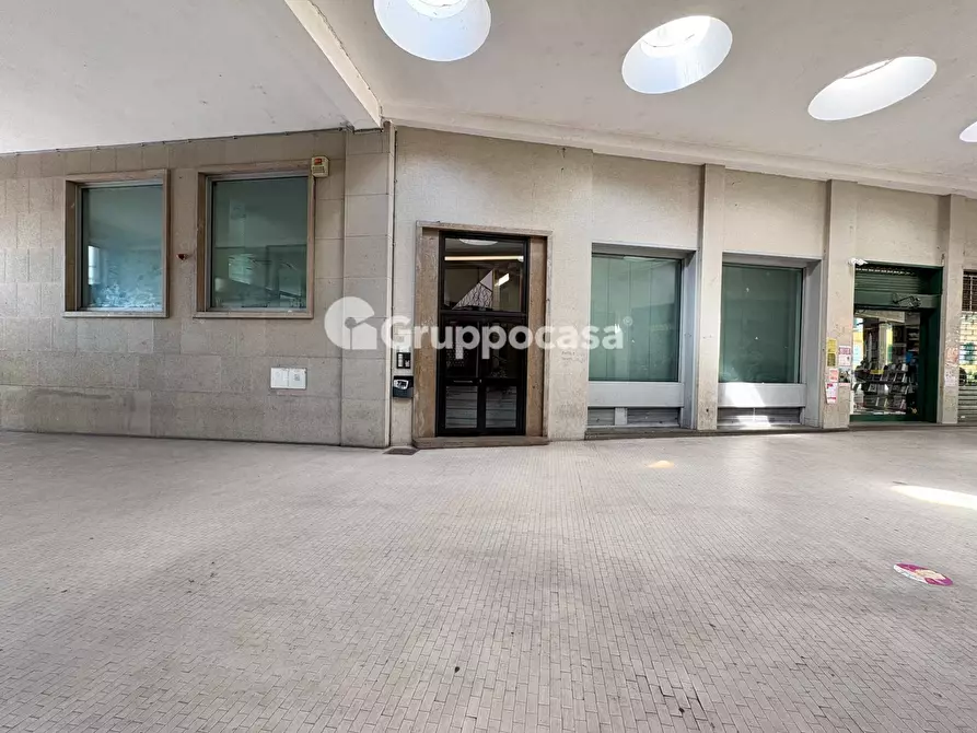 Immagine 4 di Ufficio in vendita  in Galleria dei Portici 3 a Magenta