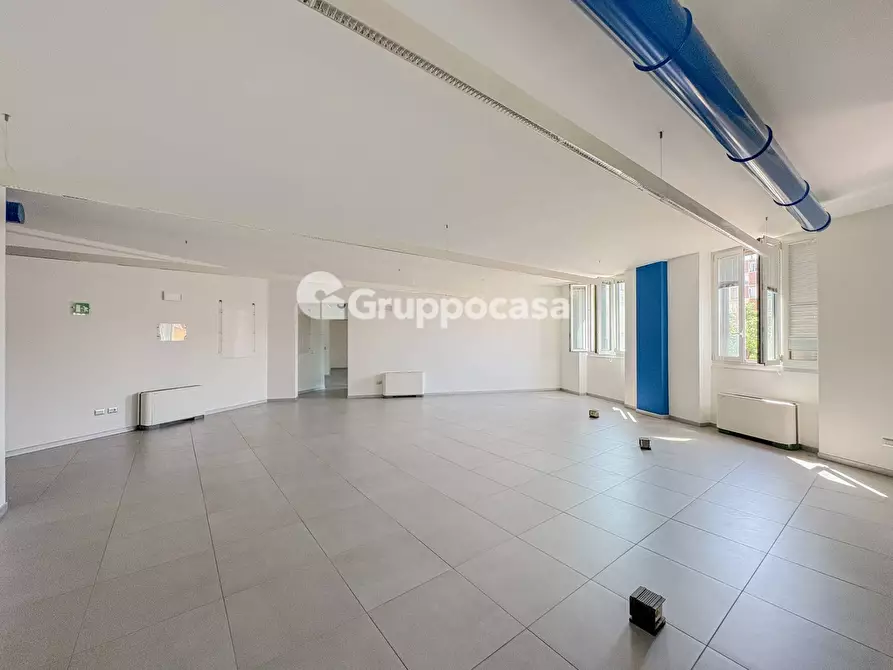 Immagine 11 di Ufficio in vendita  in Galleria dei Portici 3 a Magenta