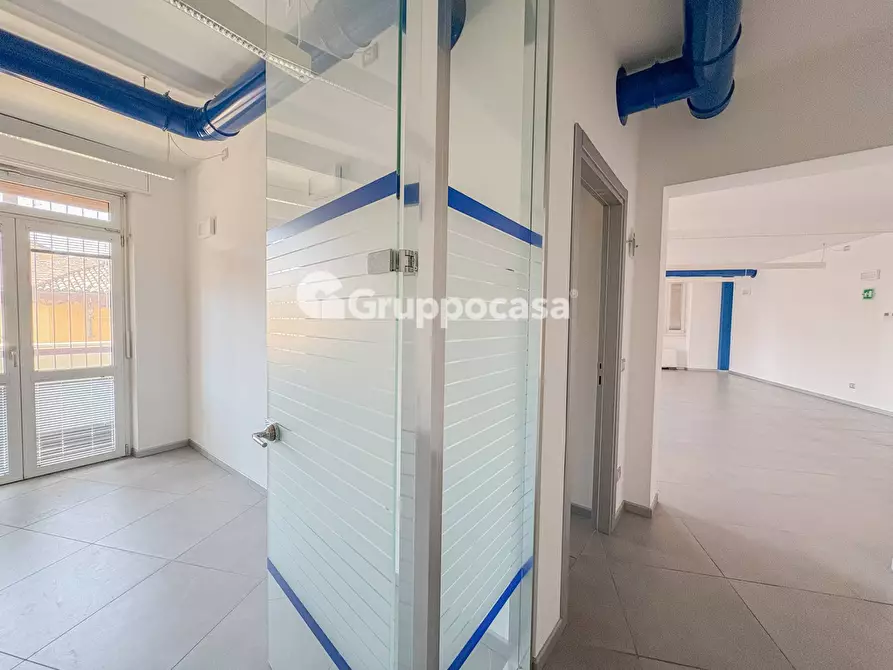 Immagine 19 di Ufficio in vendita  in Galleria dei Portici 3 a Magenta