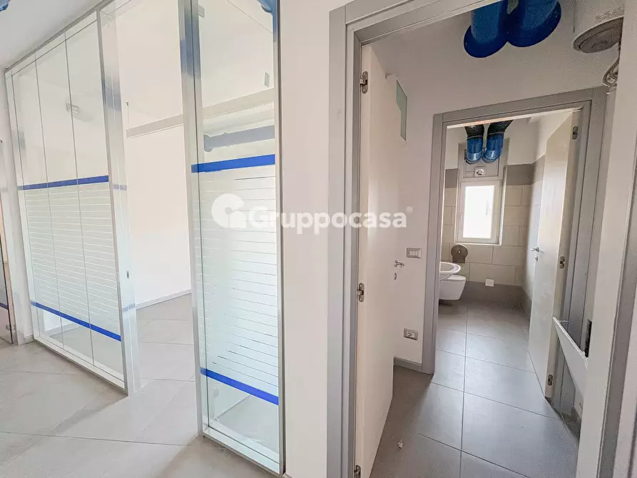 Immagine 25 di Ufficio in vendita  in Galleria dei Portici 3 a Magenta