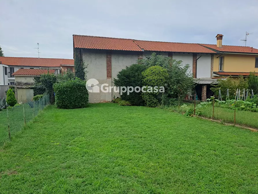 casa indipendente in vendita a Bernate Ticino