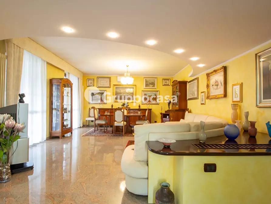 Immagine 4 di Villa in vendita  in Via Don Oldrati 42 a Bernate Ticino