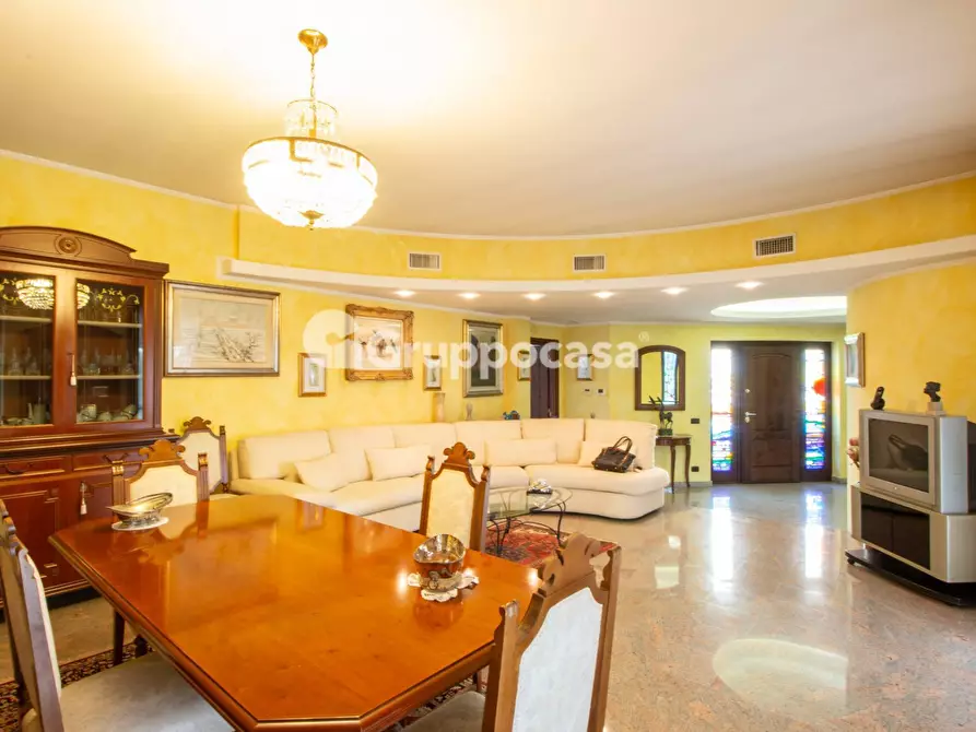 Immagine 9 di Villa in vendita  in Via Don Oldrati 42 a Bernate Ticino