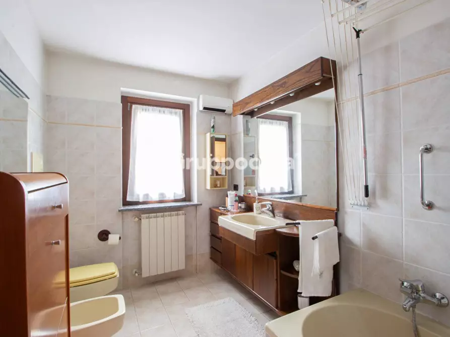 Immagine 38 di Villa in vendita  in Via Don Oldrati 42 a Bernate Ticino