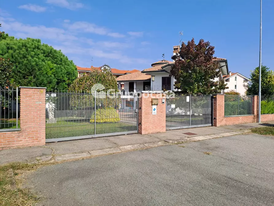 Immagine 52 di Villa in vendita  in Via Don Oldrati 42 a Bernate Ticino