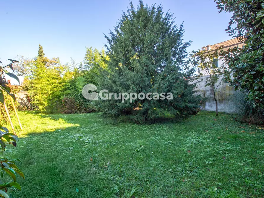 Immagine 52 di Villa in vendita  in Via L. Manara 12 a Magenta