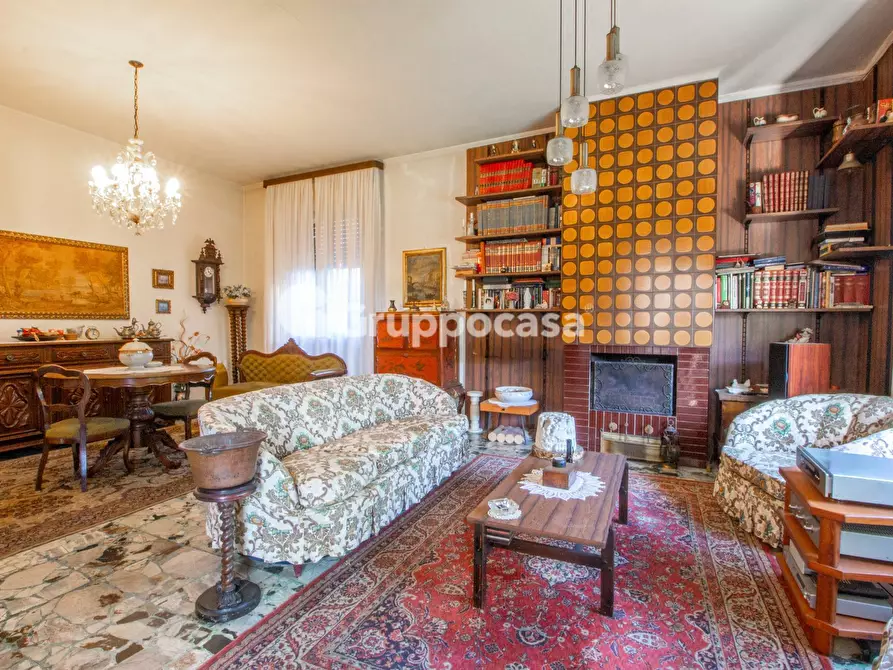 Immagine 5 di Villa in vendita  in Via L. Manara 12 a Magenta