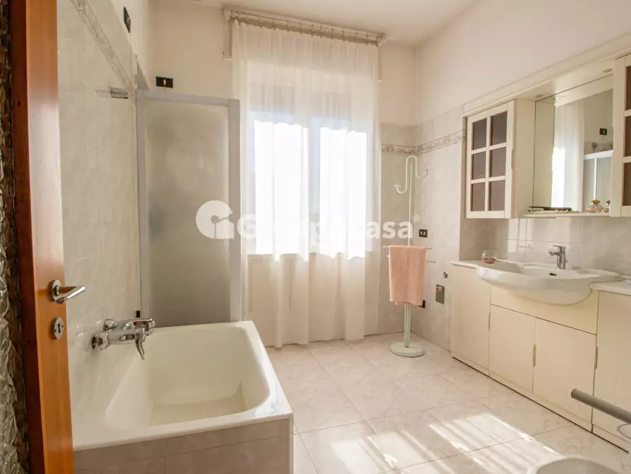 Immagine 35 di Villa in vendita  in Via L. Manara 12 a Magenta