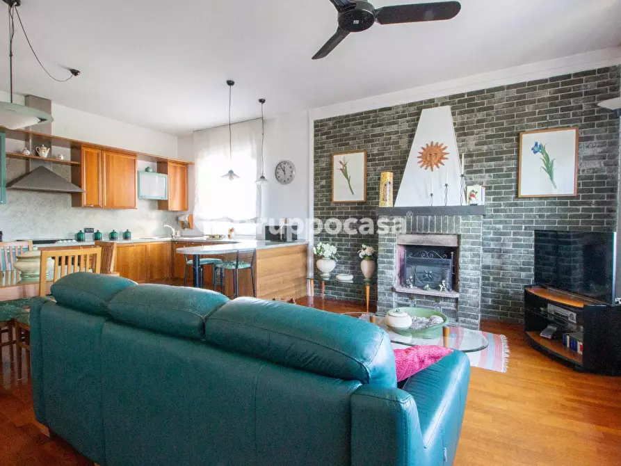 Immagine 37 di Villa in vendita  in Via L. Manara 12 a Magenta