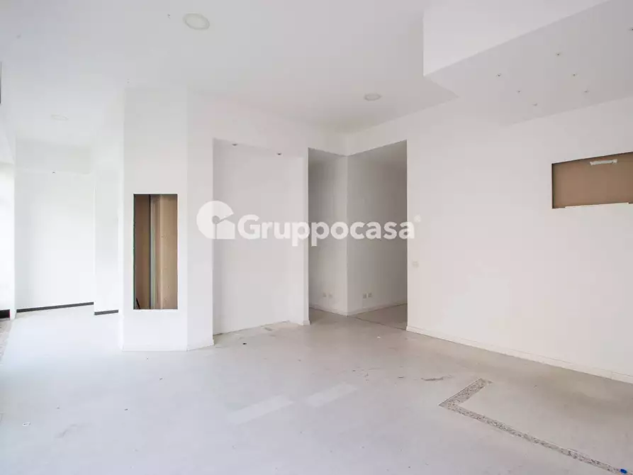 Immagine 2 di Locale commerciale in affitto  in Via Magenta 27 a Abbiategrasso
