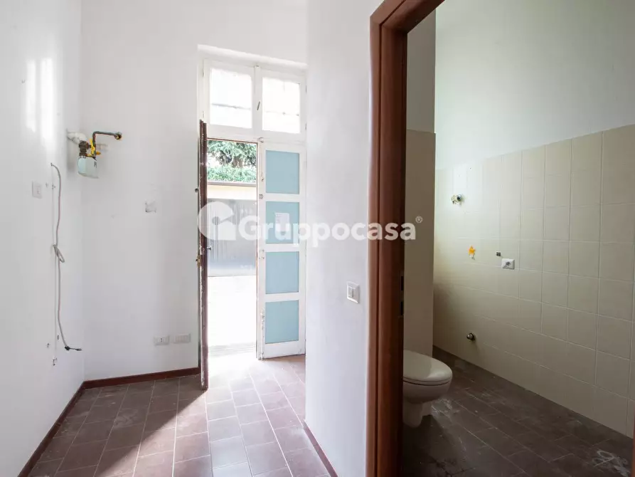 Immagine 11 di Locale commerciale in affitto  in Via Magenta 27 a Abbiategrasso
