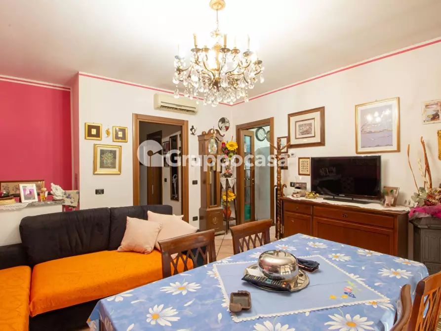 Immagine 5 di Appartamento in vendita  in Strada Per Magenta 20/A a Robecco Sul Naviglio