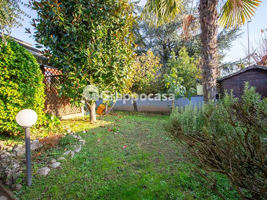 Immagine 23 di Appartamento in vendita  in Strada Per Magenta 20/A a Robecco Sul Naviglio