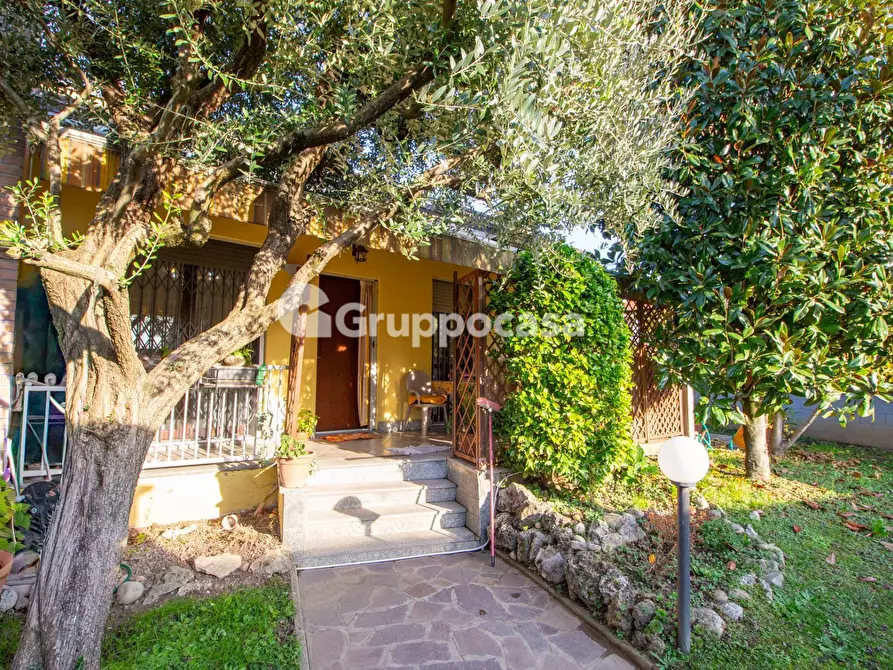 Immagine 1 di Appartamento in vendita  in Strada Per Magenta 20/A a Robecco Sul Naviglio