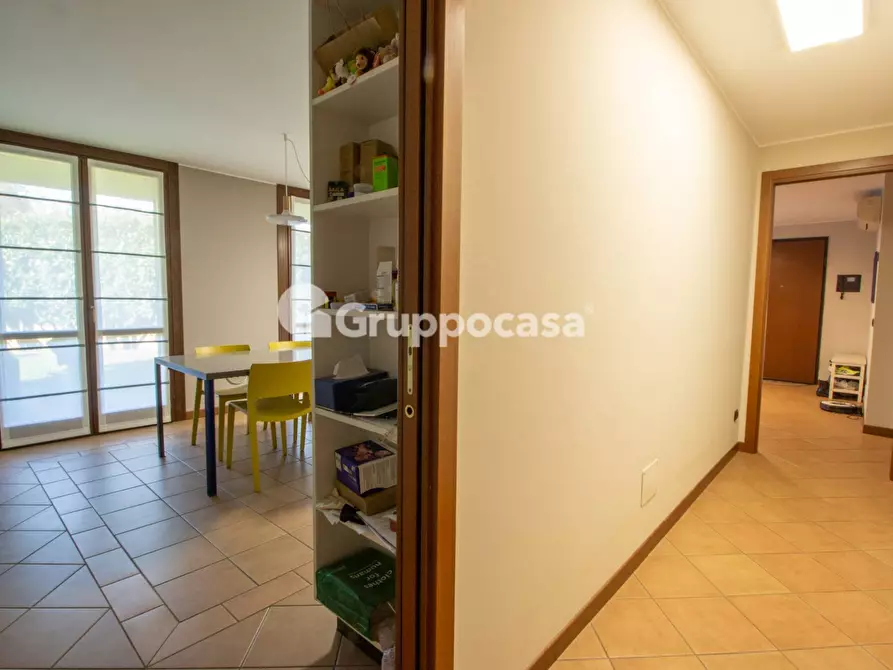 Immagine 8 di Appartamento in vendita  in Via Girotti 39 a Bernate Ticino