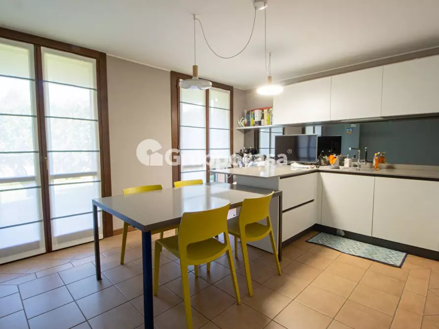 Immagine 9 di Appartamento in vendita  in Via Girotti 39 a Bernate Ticino