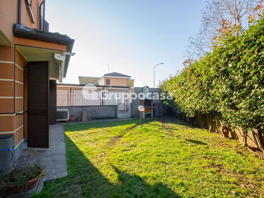 Immagine 23 di Appartamento in vendita  in Via Girotti 39 a Bernate Ticino