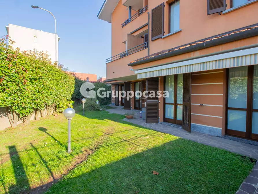 Immagine 22 di Appartamento in vendita  in Via Girotti 39 a Bernate Ticino