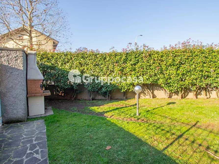 Immagine 24 di Appartamento in vendita  in Via Girotti 39 a Bernate Ticino