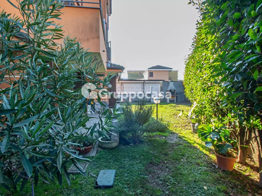 Immagine 25 di Appartamento in vendita  in Via Girotti 39 a Bernate Ticino