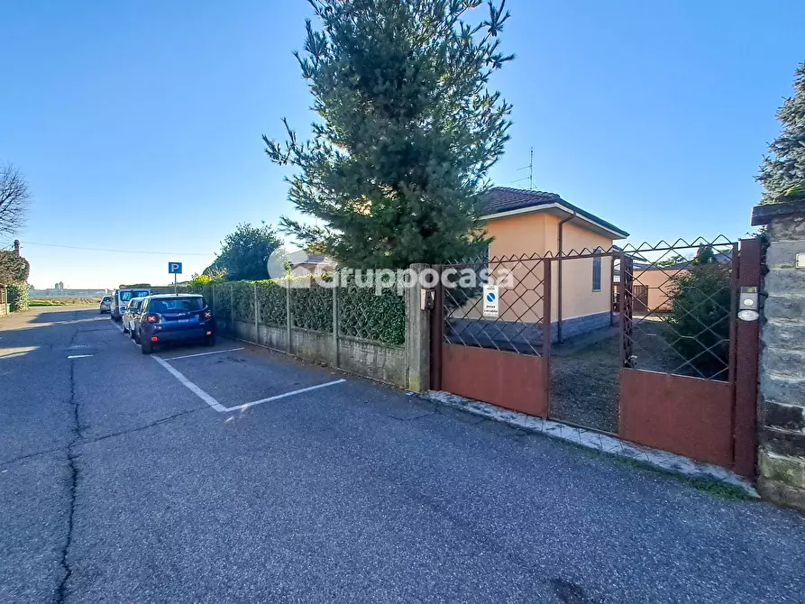 Immagine 1 di Villa in vendita  in Via Villoresi 14 a Bernate Ticino