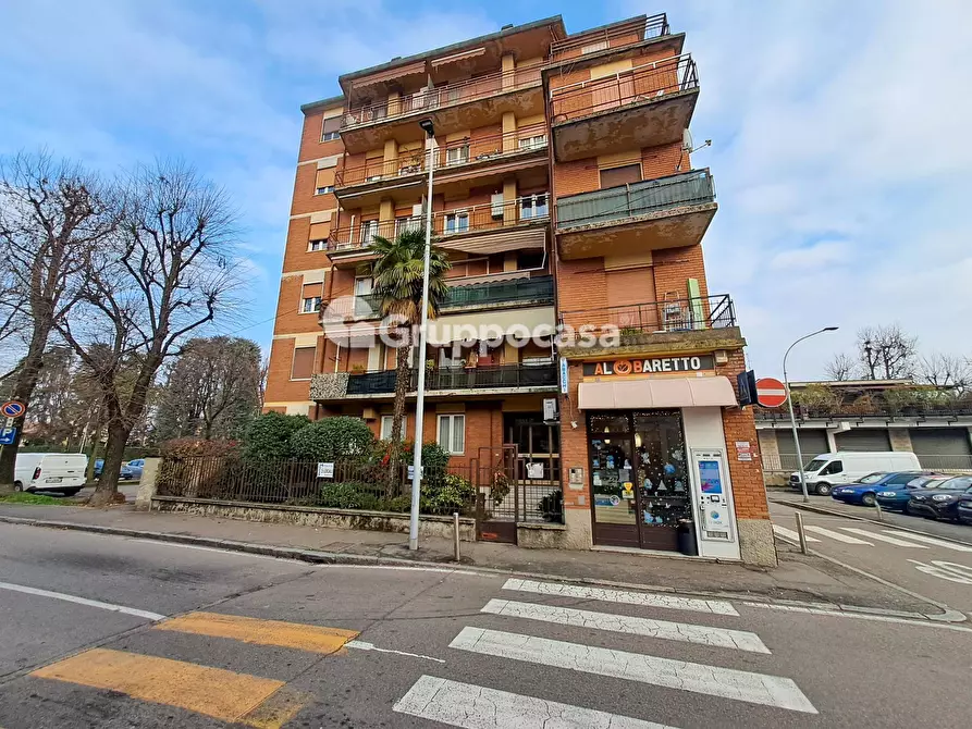 Immagine 15 di Appartamento in vendita  in Via Roma 64 a Bareggio