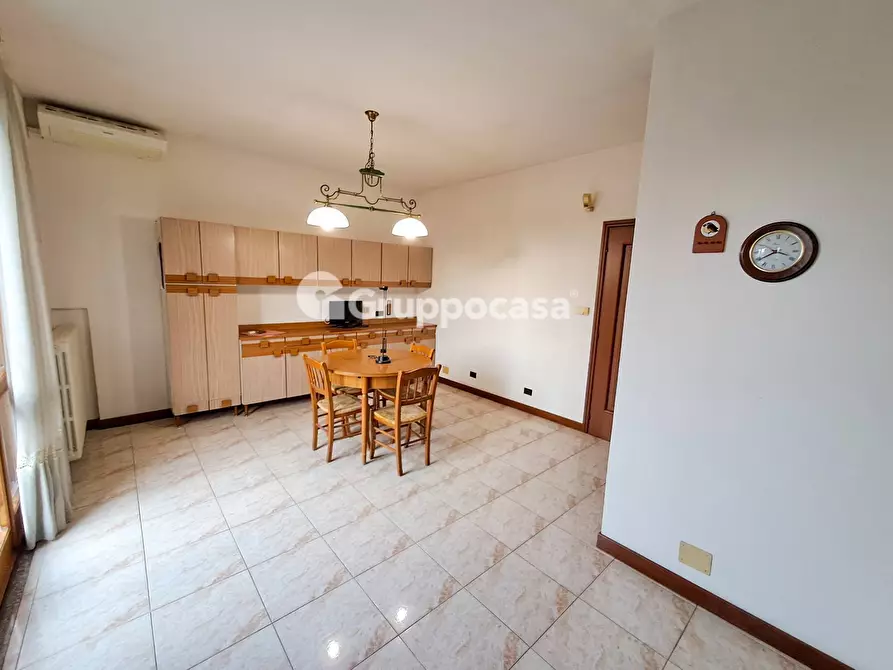 Immagine 8 di Appartamento in vendita  in Via Cusago 59 a Bareggio