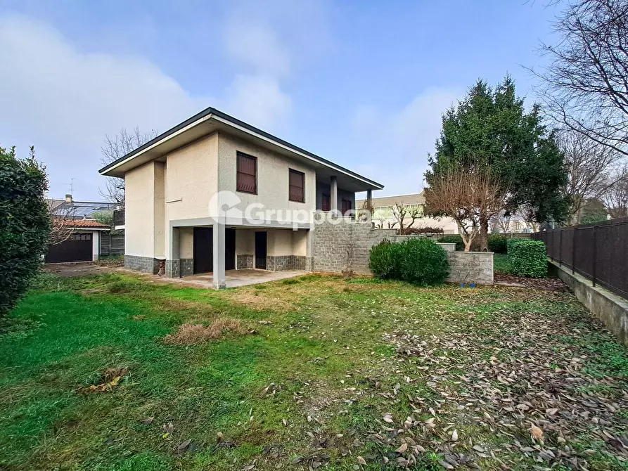 Immagine 3 di Villa in vendita  in Via Forlanini 2 a Bernate Ticino