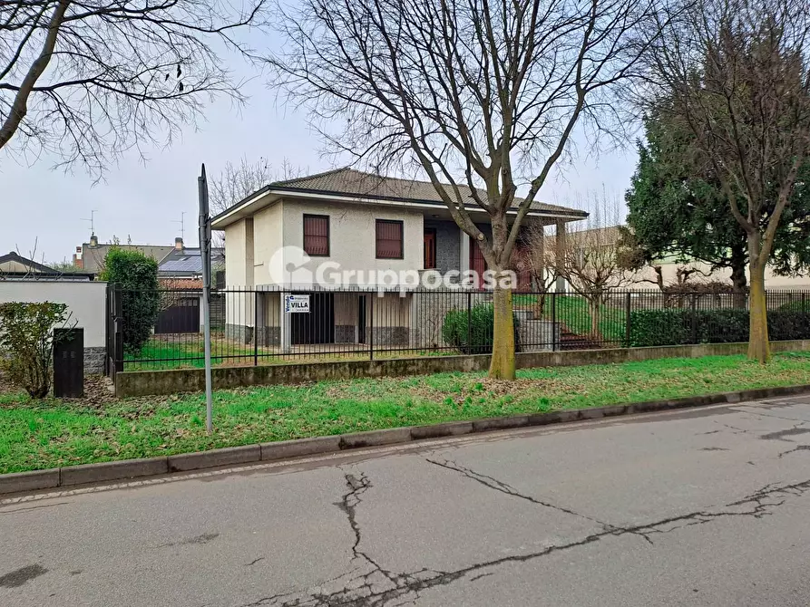 Immagine 2 di Villa in vendita  in Via Forlanini 2 a Bernate Ticino